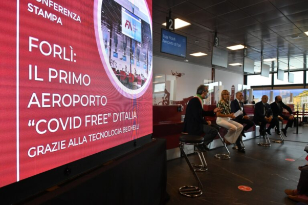 Cerimonia di consegna del certificato di aeroporto